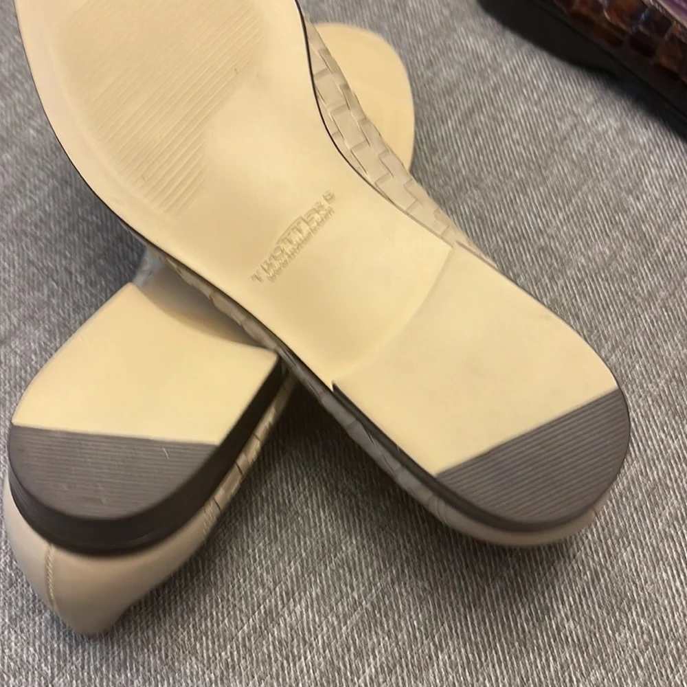 Trotters Womens Liz Loafer Basket Weave Almond Toe. NWOT - Picture 2 of 4